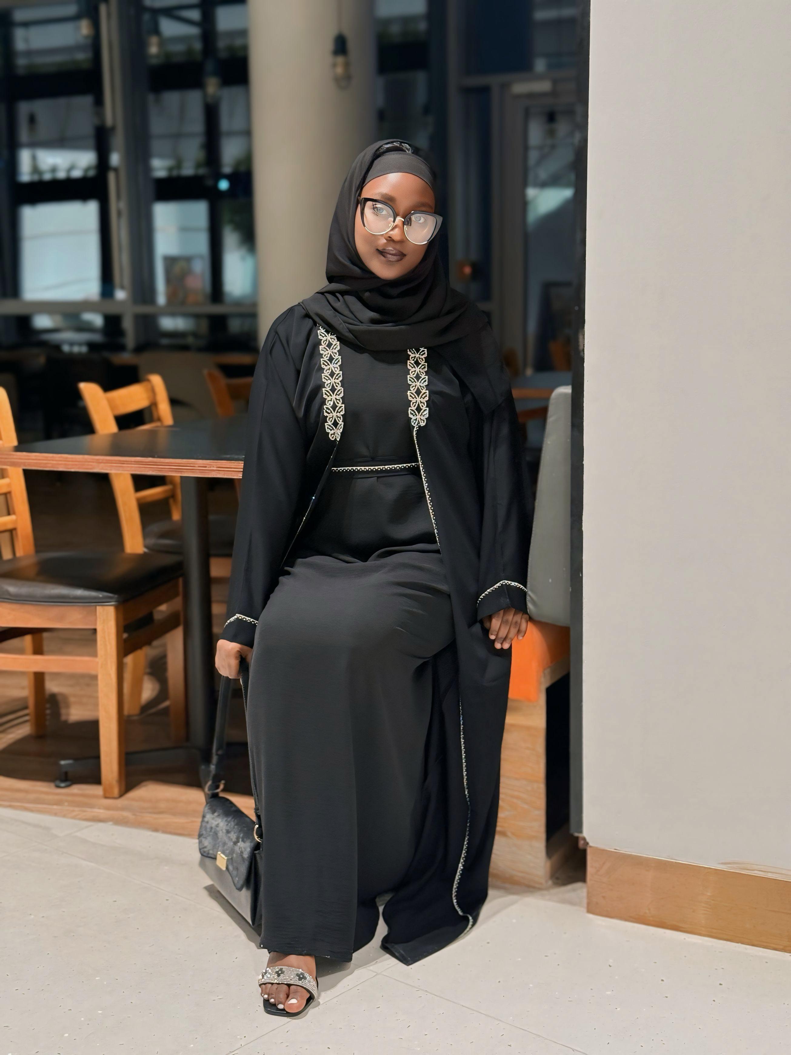 Abaya Kimono Élégante – Crêpe Haut de Gamme – Ashabi MOKO