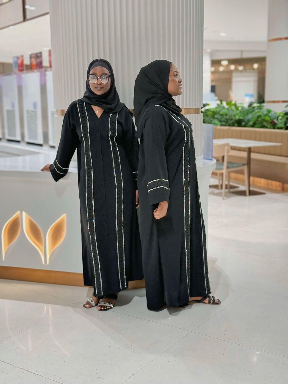 Abaya Fluide Classique – Nidha Doux – Ashabi MOKO