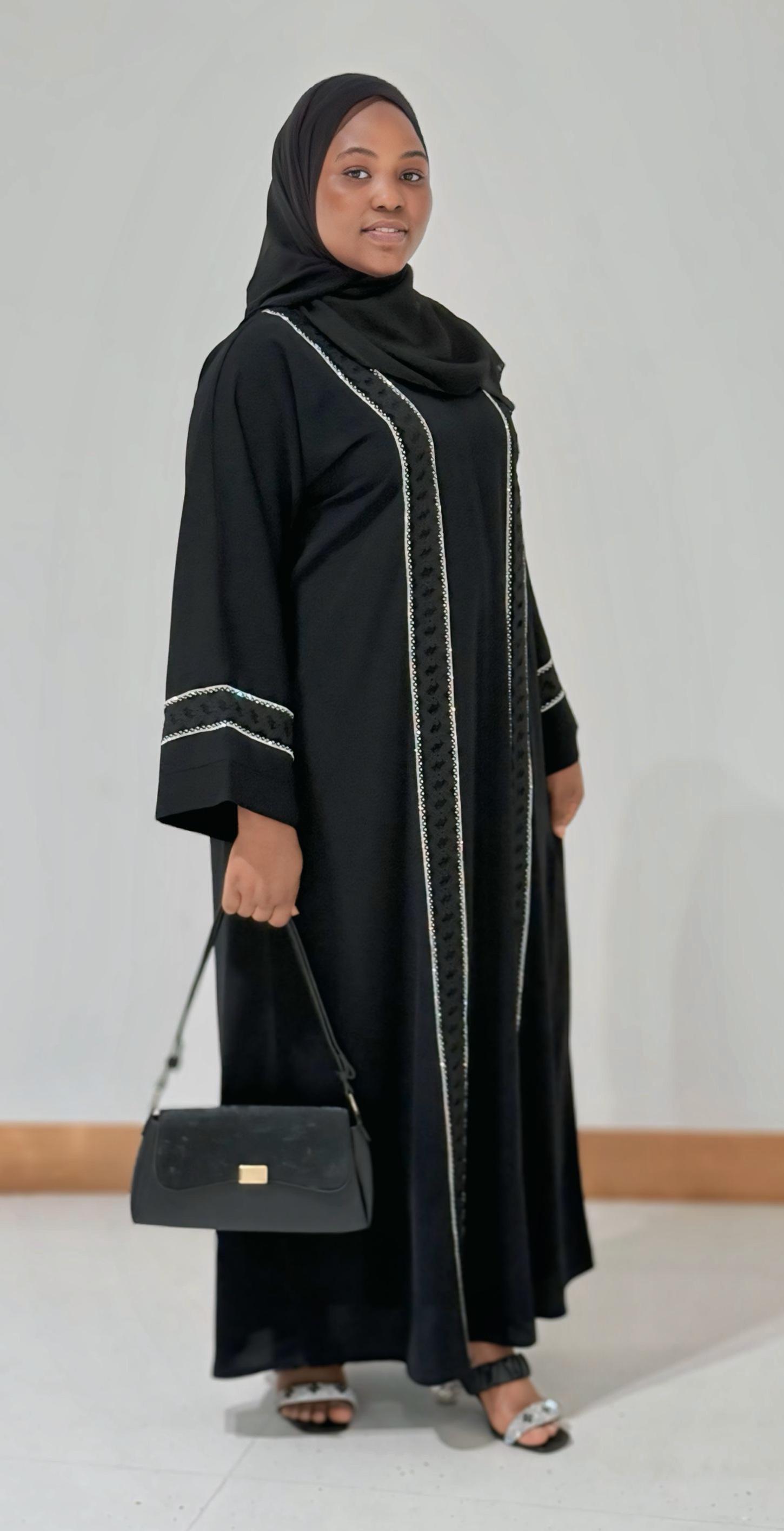 Abaya Fluide Classique – Nidha Doux – Ashabi MOKO